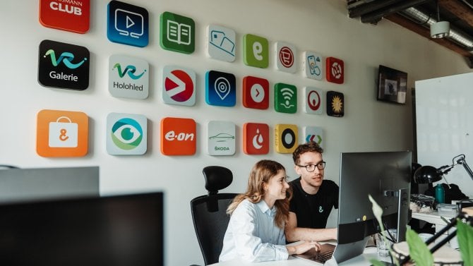 Desítky různých služeb na jednom místě. Zájem o superaplikace roste, vyvíjí je i česká skupina Etnetera Group