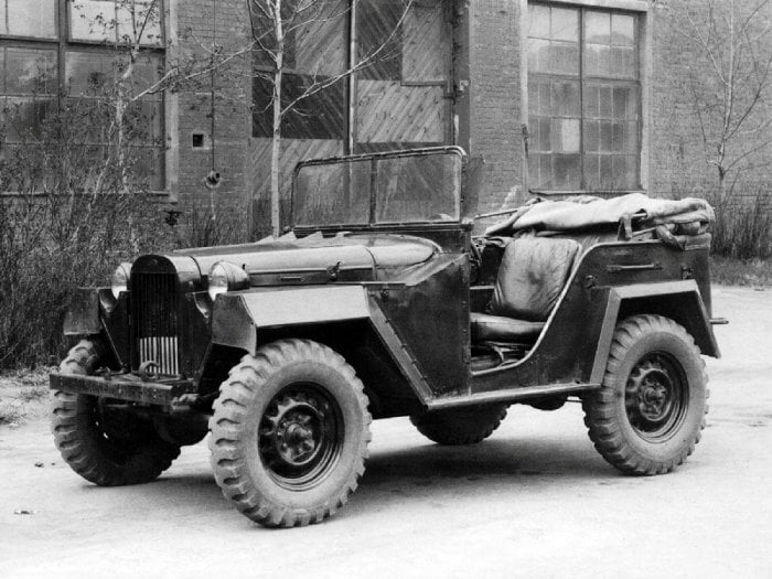 Autor: GAZ GAZ 67 stejně jako jeho předchůdce GAZ 64 byl té nejjednodušší konstrukce, kterou zrodila bezprostřední blízkost války