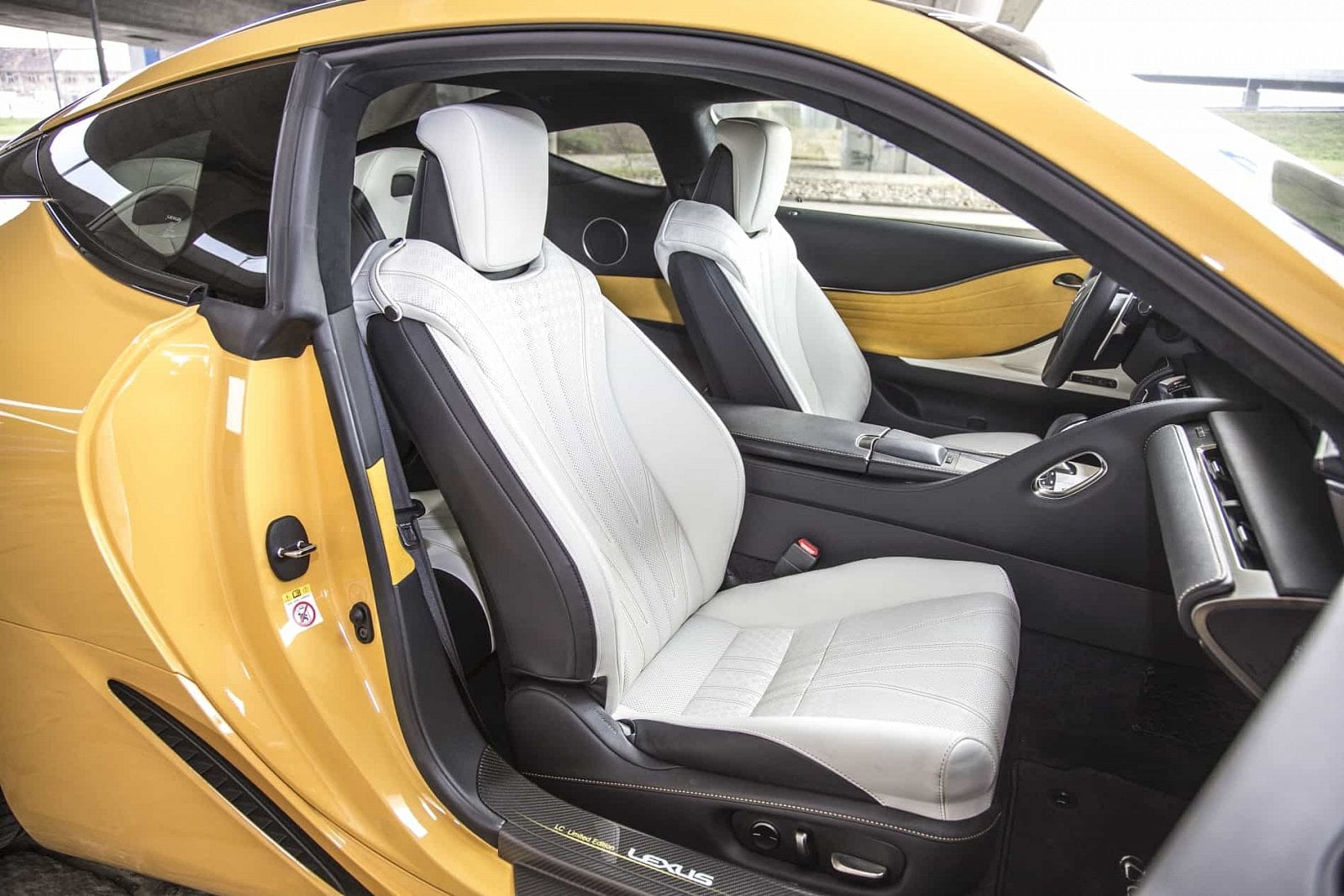 2019-08-Lexus3.jpg