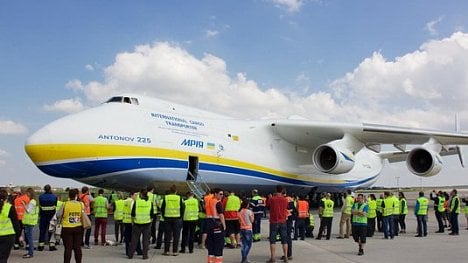 Náhledový obrázek - Ukrajina chce obřího Antonova. Zaplatit ho mají Číňané