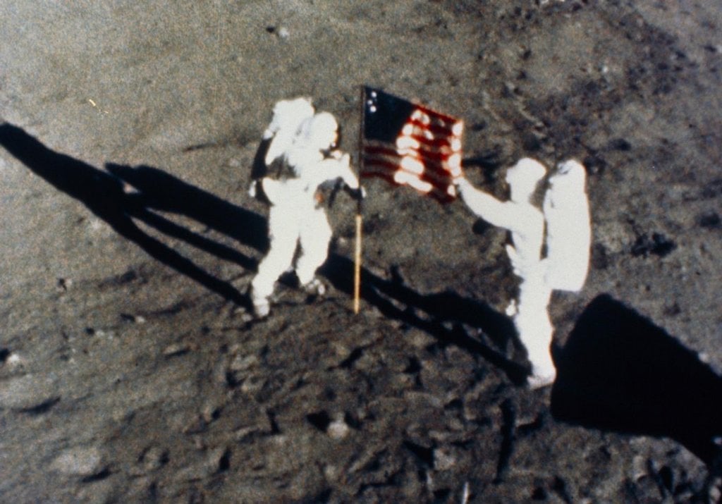2011-03-neil-armstrong-1.jpg