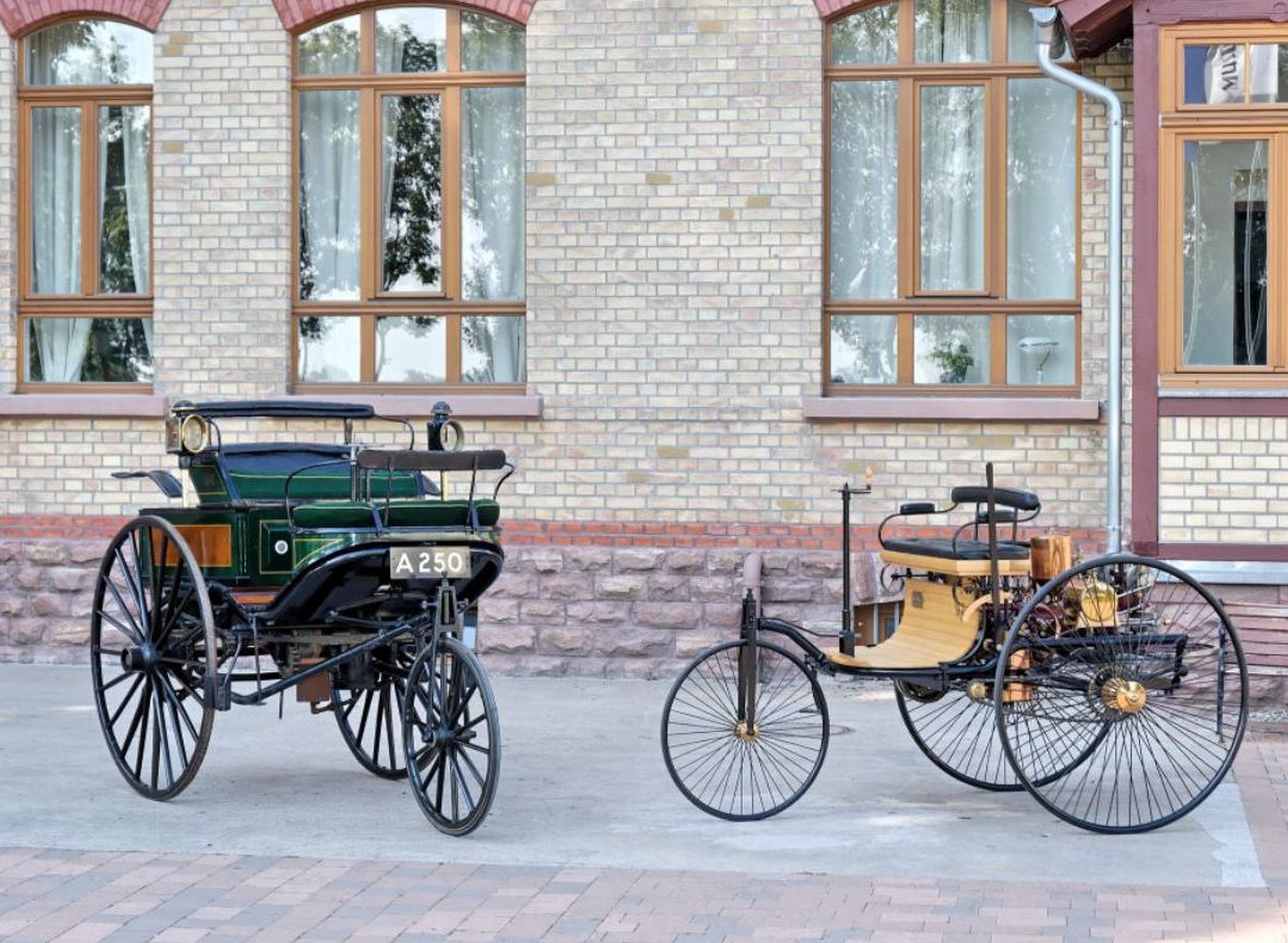 Benz tříkolka 140 let