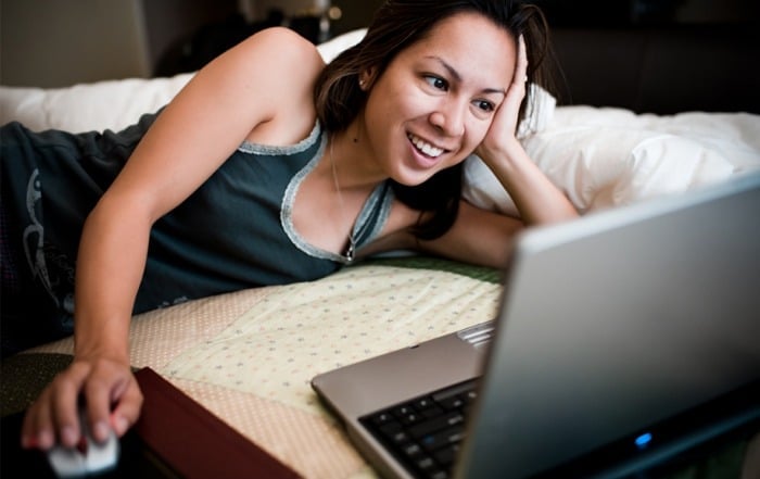 <p>Live chat - klidná brigáda pro studentky</p>