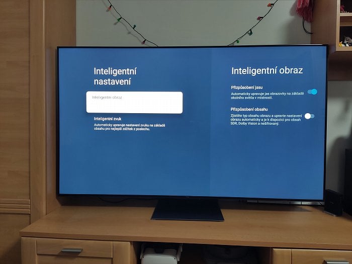 Obraz a zvuk si můžete nastavit manuálně nebo automaticky podle aktuálně přehrávaném obsahu (zdroj: Cnews)