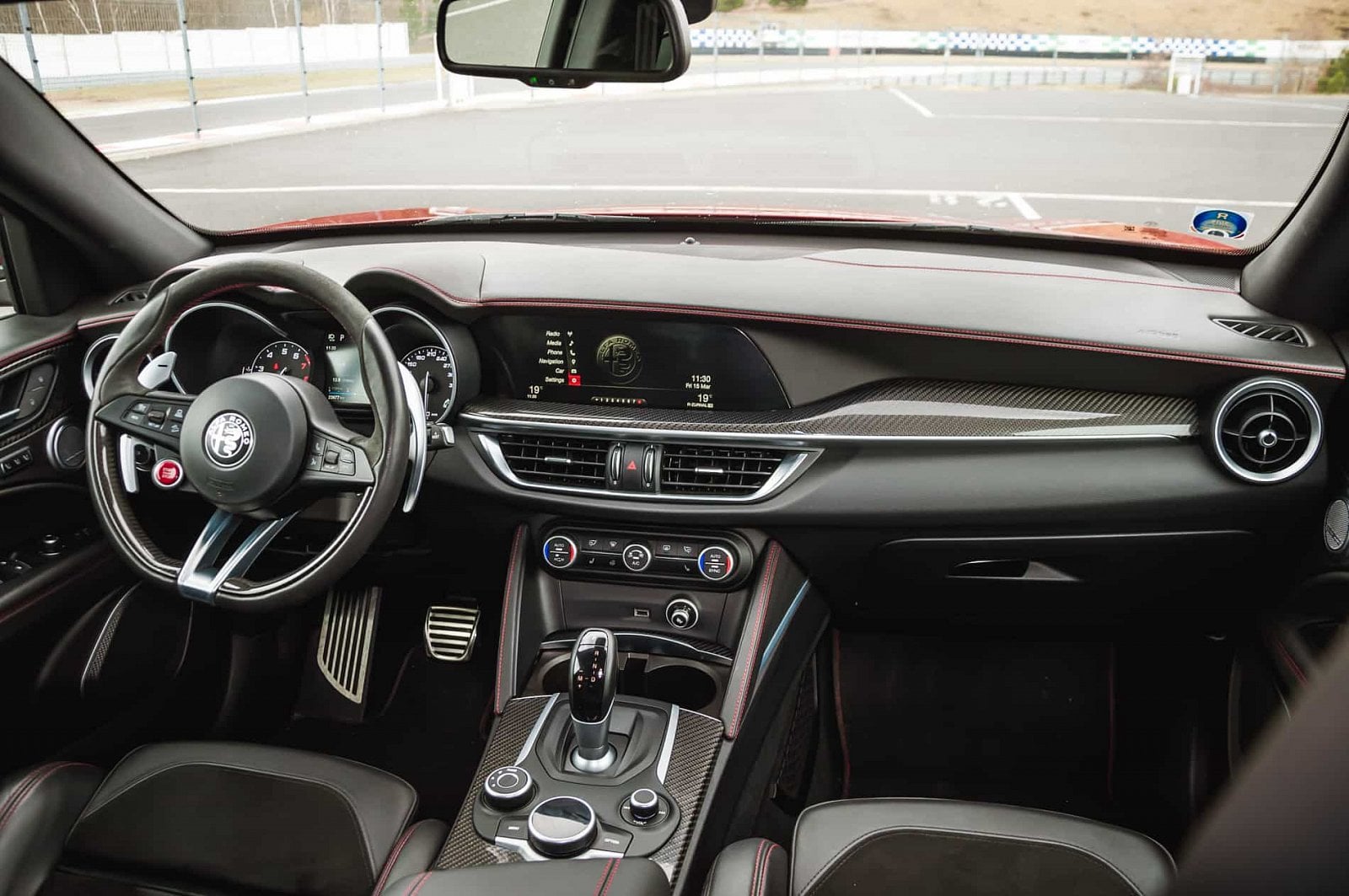 2019-03-giulia-qv-vs-stelvio-qv-25.jpg