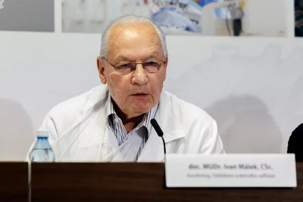 Kardiolog Ivan Málek byl součástí týmu, který se podílel na přípravě první tuzemské transplantace srdce.