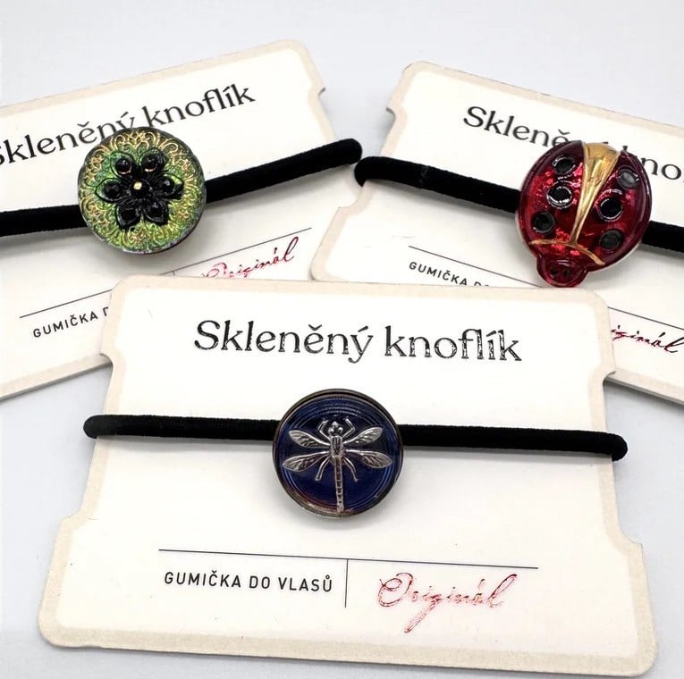 Skleněný knoflík na gumičkách