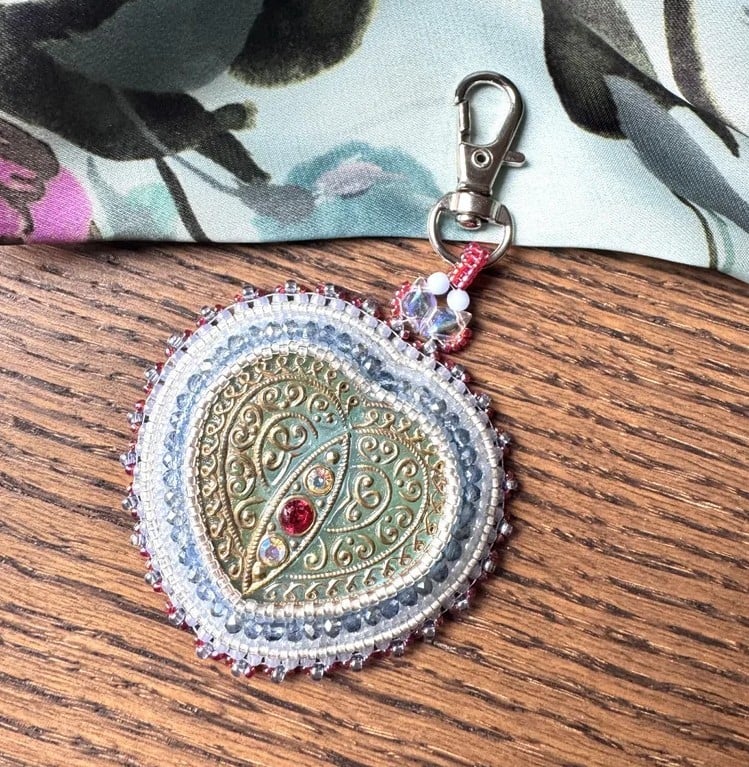 Mai - přívěsek z kolekce Design by Hanae od Skleněný knoflík
