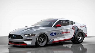 Náhledový obrázek - Ford předvádí elektrický dragster. Mustang do zásuvky má 1400 koní