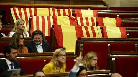 Náhledový obrázek - Katalánský parlament schválil zákon o referendu o nezávislosti, Madrid jej odmítá