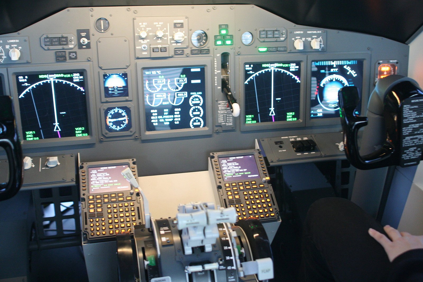 Simulátor Boeing 737 NG FIT VUT