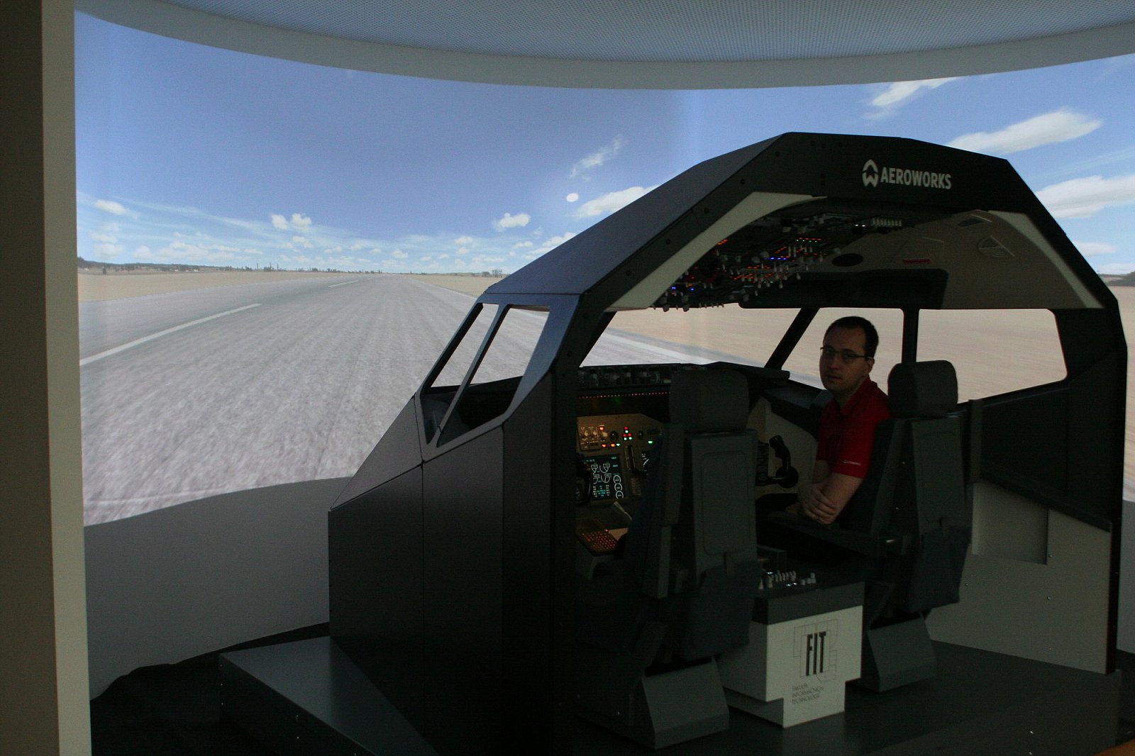 Simulátor Boeing 737 NG FIT VUT
