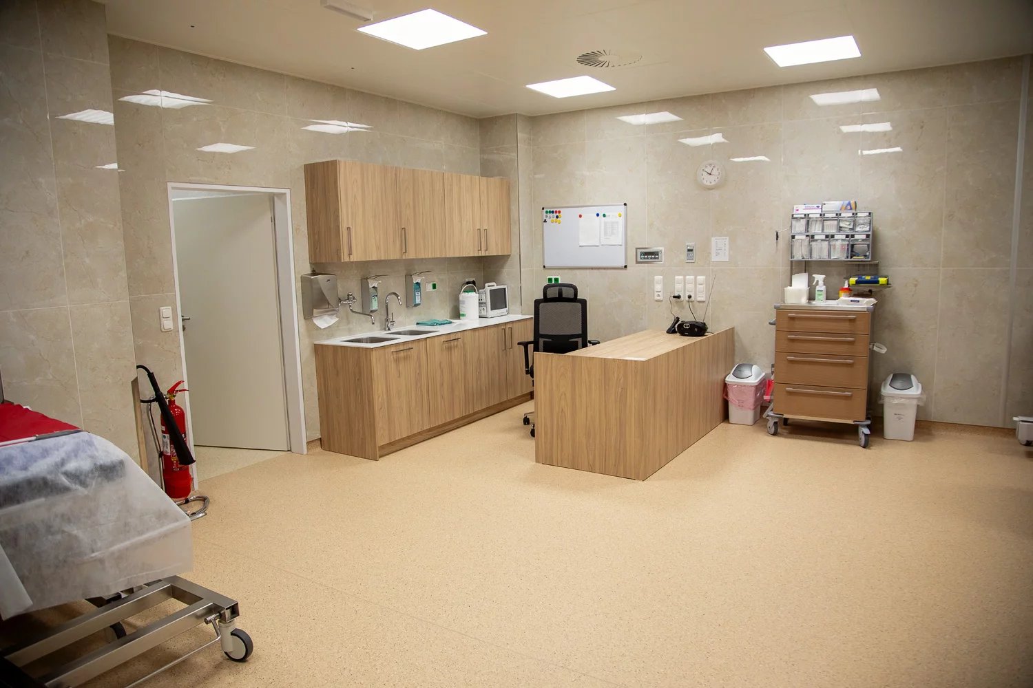 Centrum koncentruje hned několik medicínských oborů. Podstoupit v něm lze ortopedické, chirurgické (včetně chirurgie plastické), gynekologické, urologické či proktologické miniinvazivní zákroky.