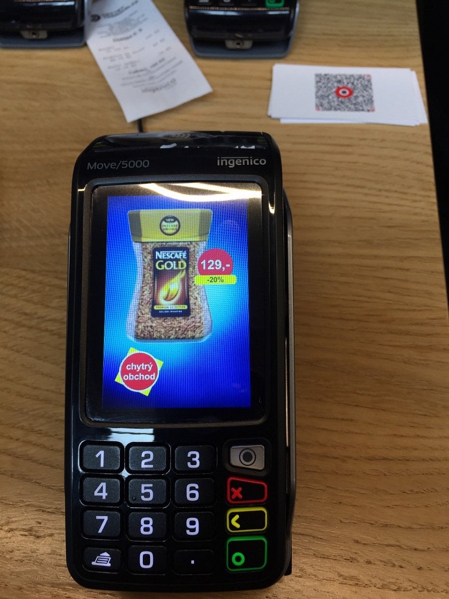 Displej lze použít k reklamě.