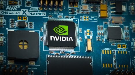 Za tři roky vyrostla na dvanáctinásobek. Jak se Nvidia stala první společností s hodnotou pět bilionů dolarů?