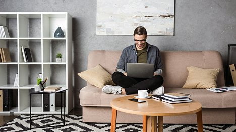 Náhledový obrázek - Home office škodí kariéře, stěžují si manažeři. Jejich podřízení to cítí jinak