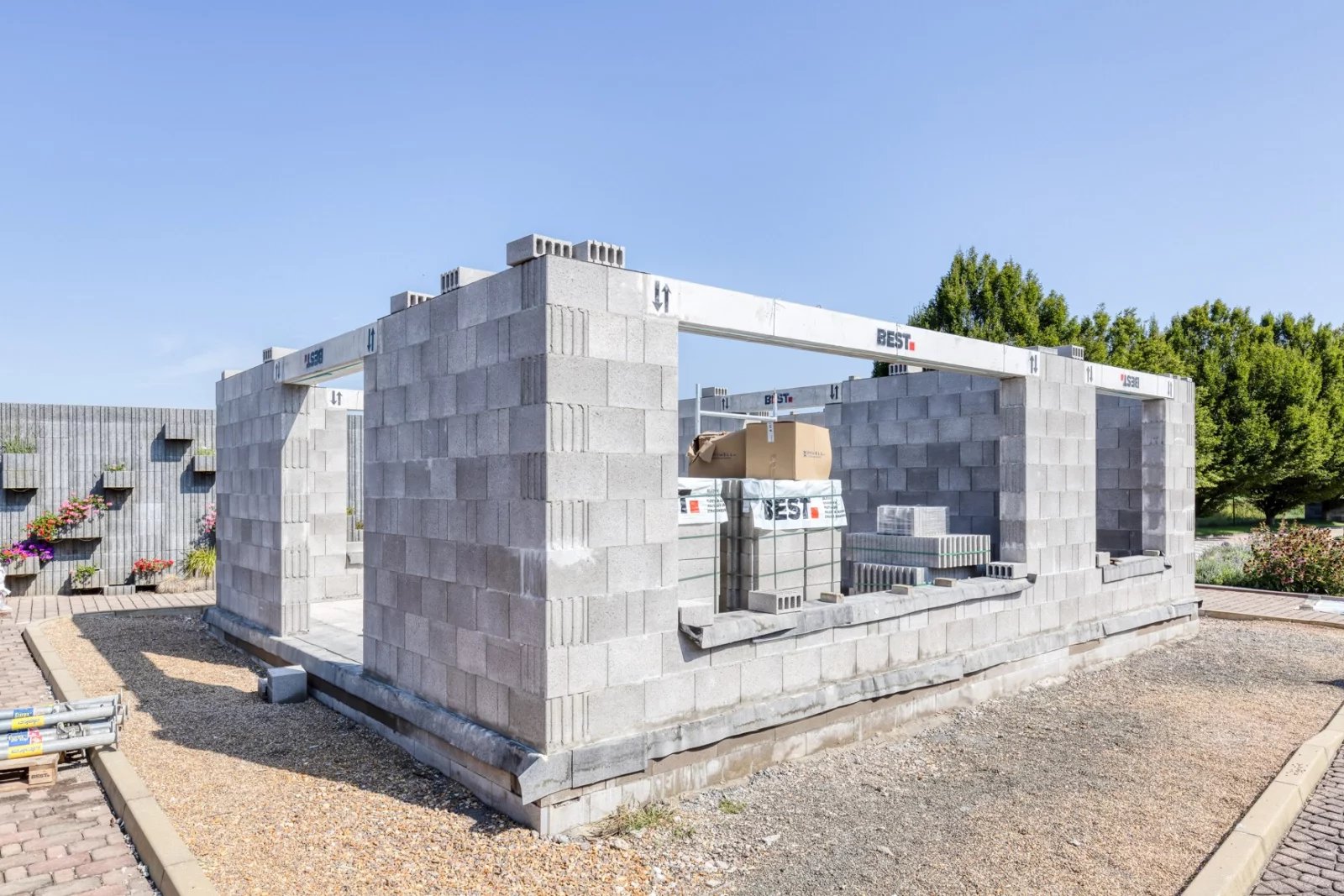 Nový stavební systém BEST-ROCK a stavba vzorového domu