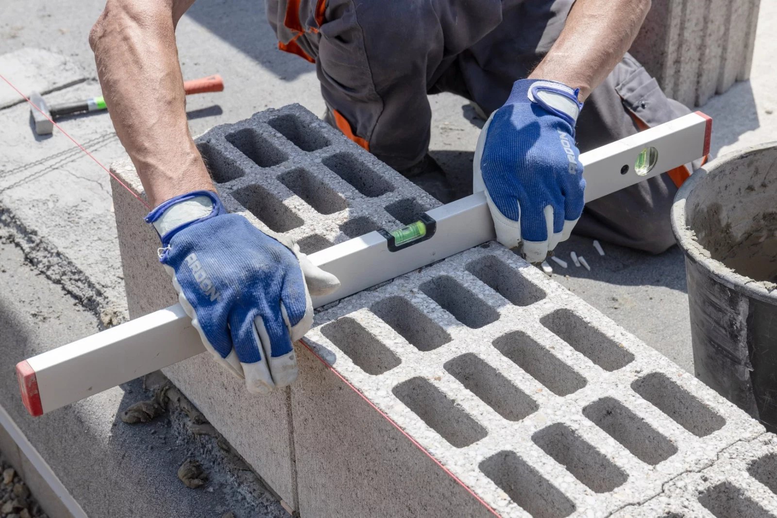 Nový stavební systém BEST-ROCK a stavba vzorového domu