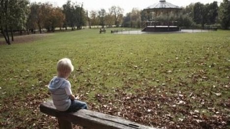 Náhledový obrázek - Tisíce smutných příběhů – Česko stále neumí pomáhat dětem