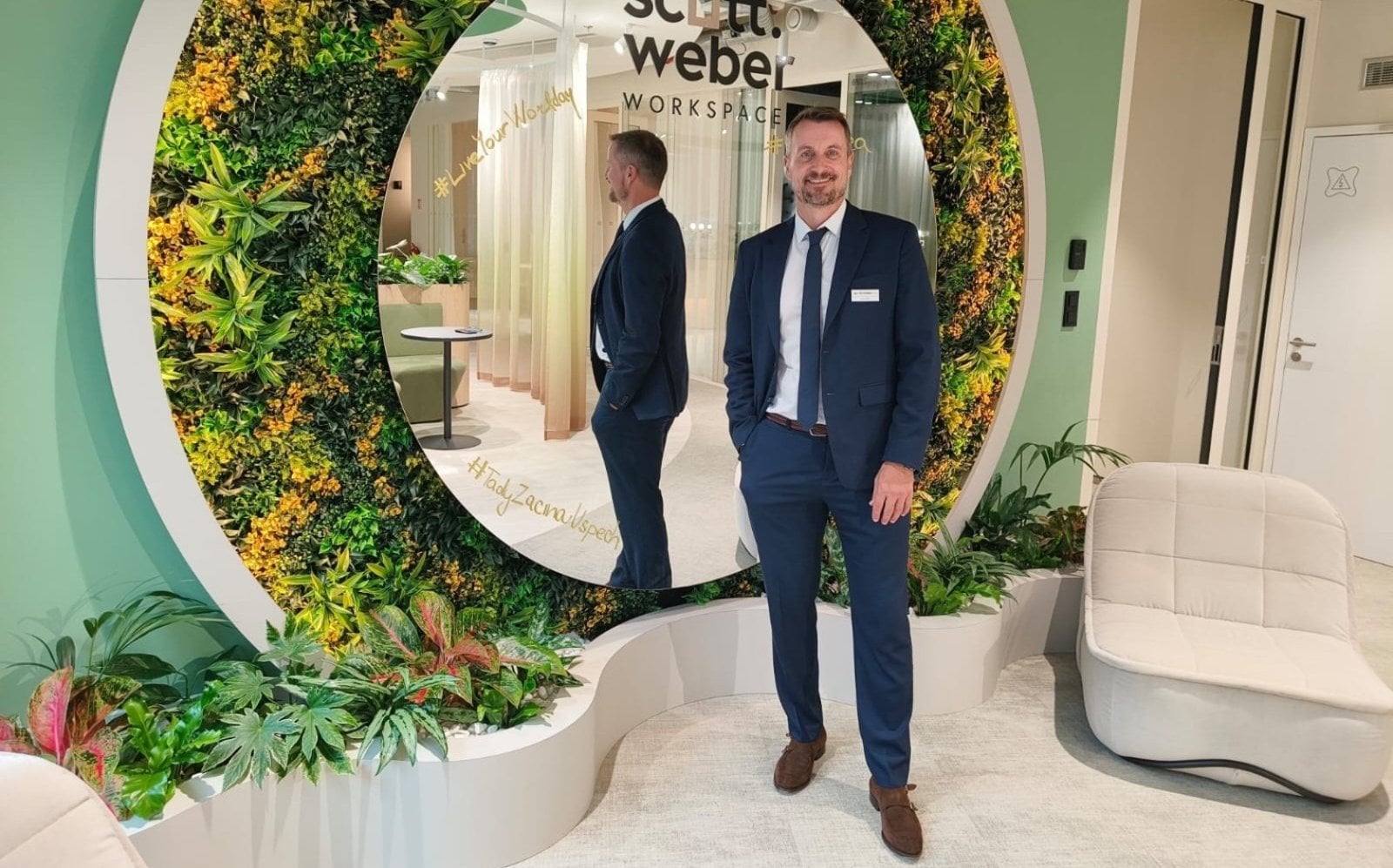 Budova Náměstí Republiky 7, kterou obsadil Scott.Weber Workspace