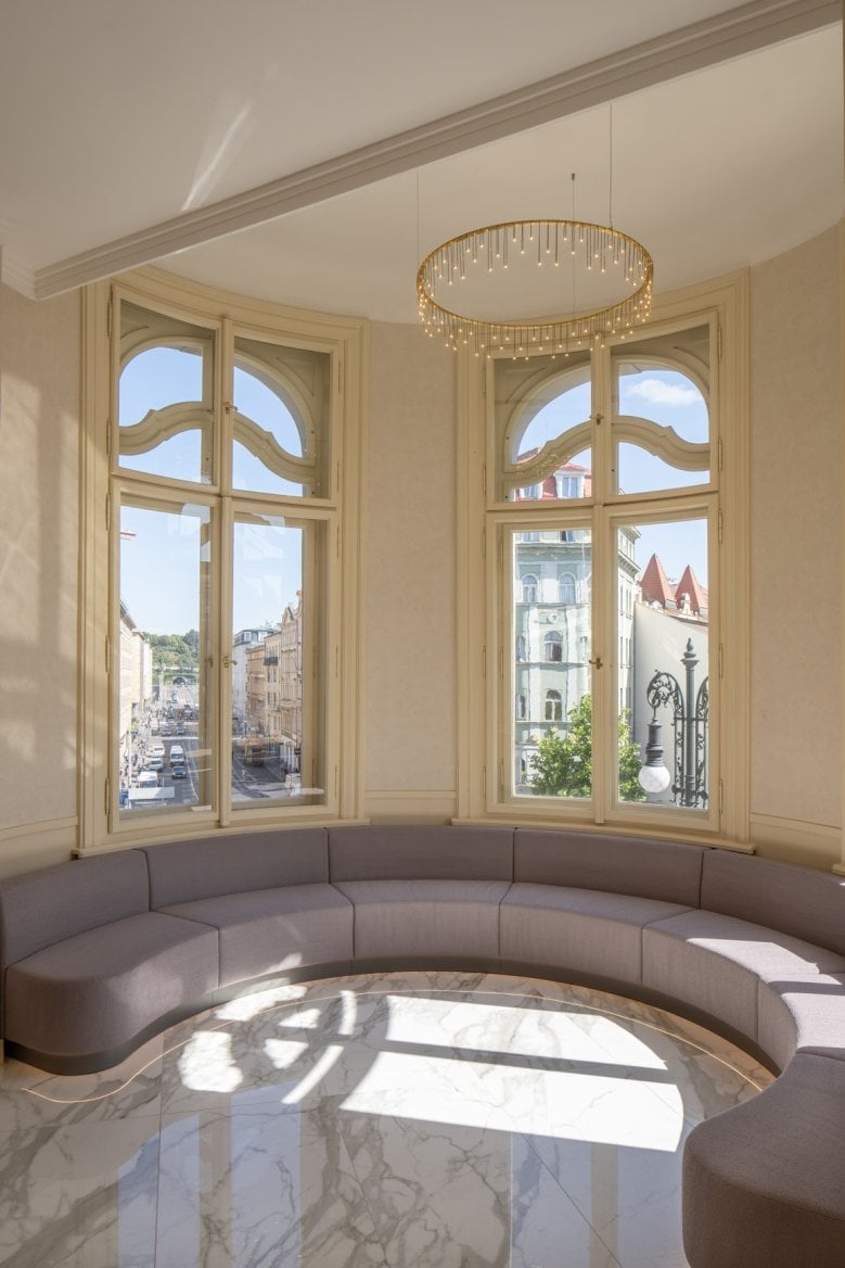 Budova Náměstí Republiky 7, kterou obsadil Scott.Weber Workspace