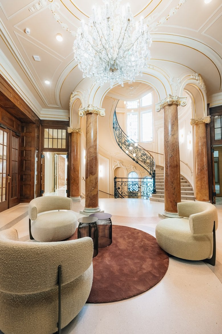 Budova Náměstí Republiky 7, kterou obsadil Scott.Weber Workspace