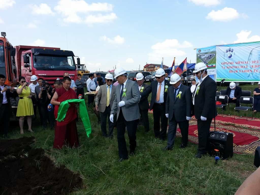 2013-01-finep-zahajuje-vc3bdstavbu-novc3bdch-bytc5af-v-mongolsku