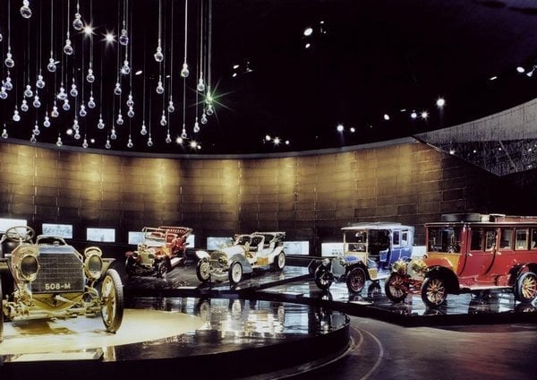 2018-12-muzeum-mercedes-benz-3.jpg