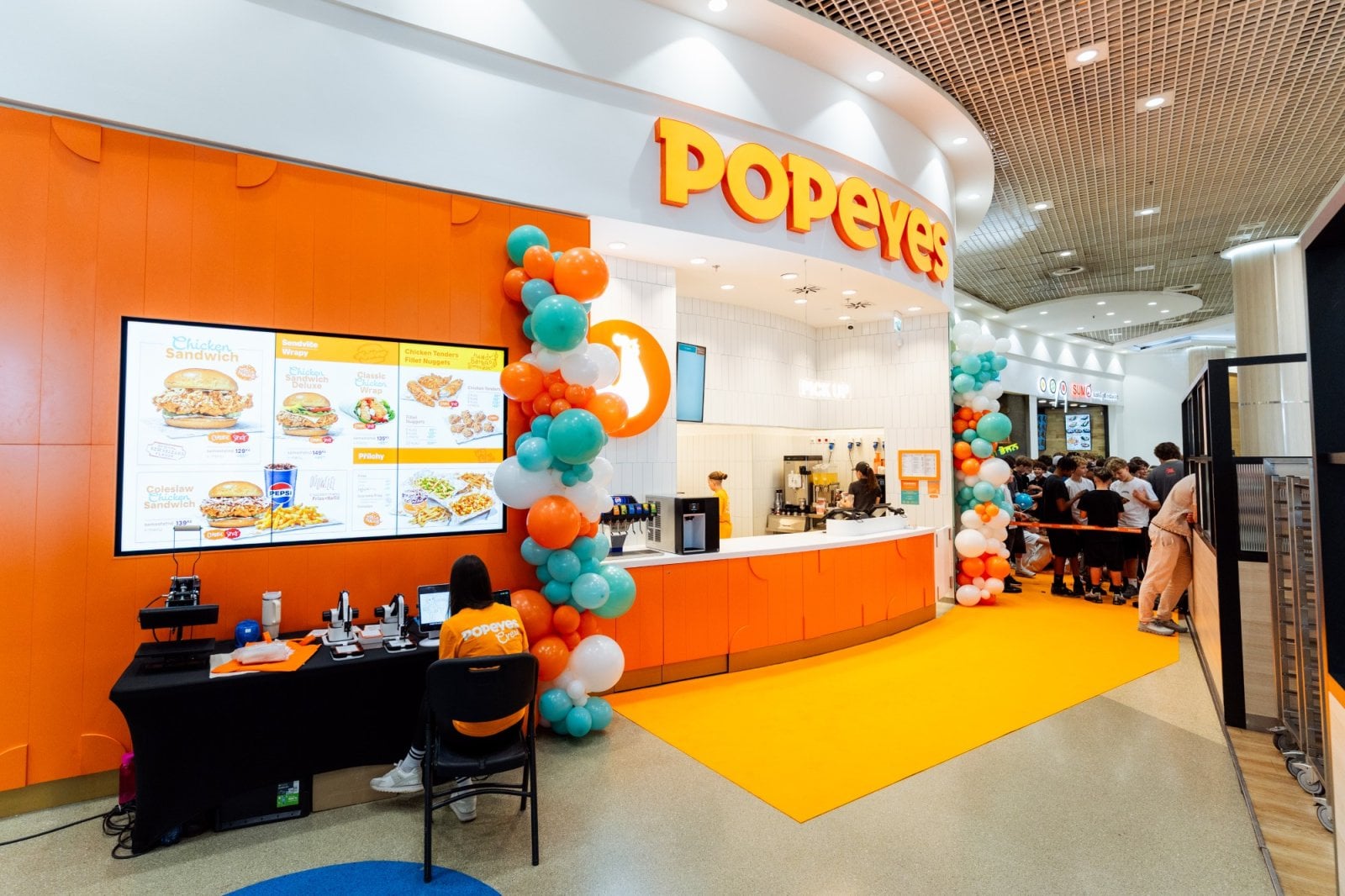 Slavnostní otevření Popeyes v pražském Edenu