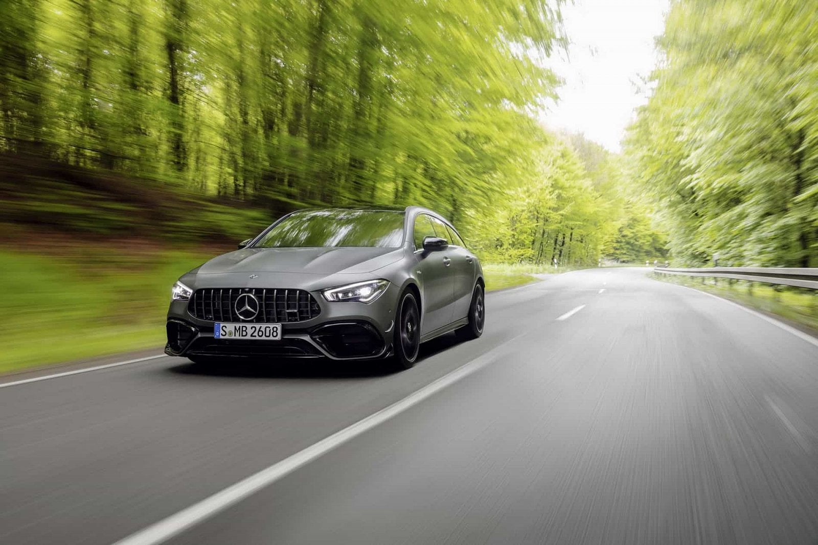 2019-07-Mercedes-AMG-CLA-45-Shooting-Brake_08.jpg