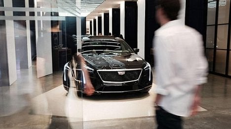 Náhledový obrázek - Facka Muskovi: Cadillac porazil Teslu v testu autonomního řízení