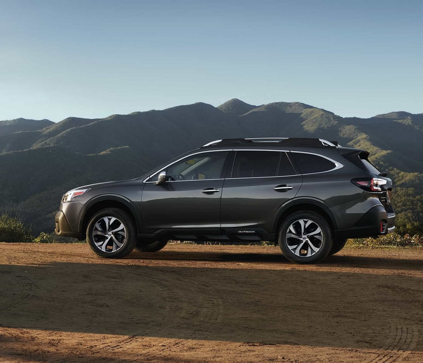 2019-04-subaru-outback_03.jpg