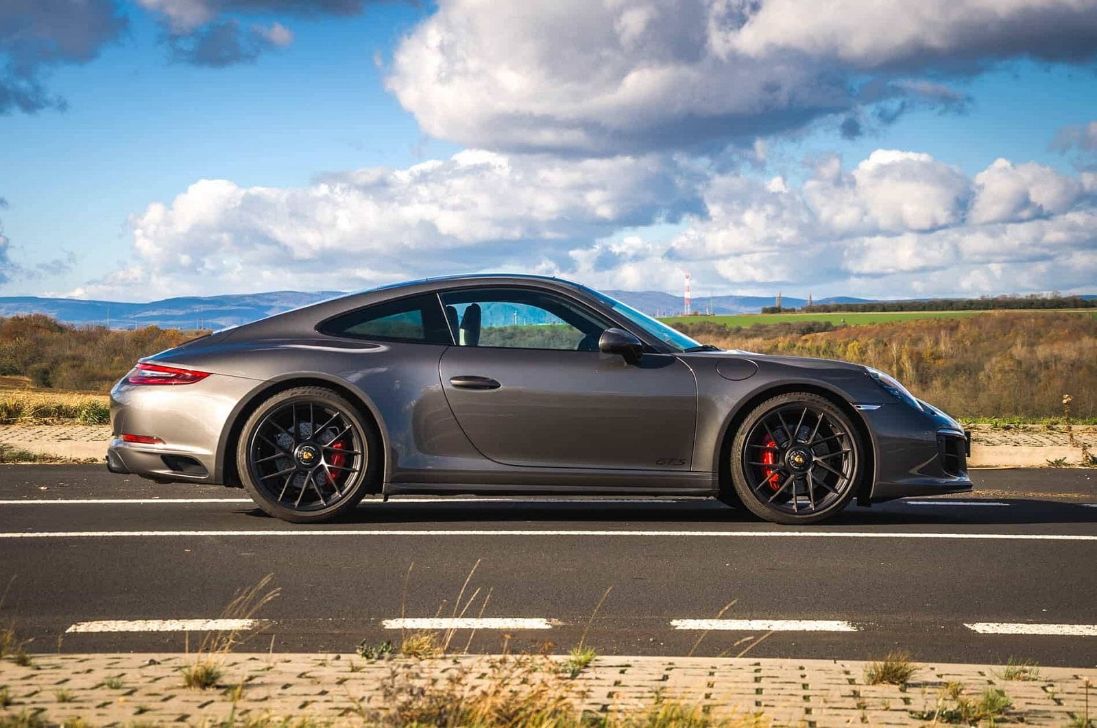 2019-12-nejrychlejsi-auta-porsche-911.jpg