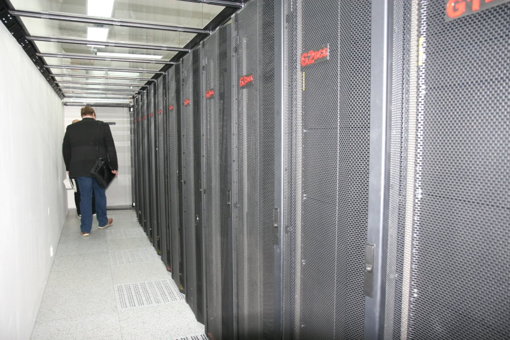 Ulička pro klienty s přístupem k serverům.