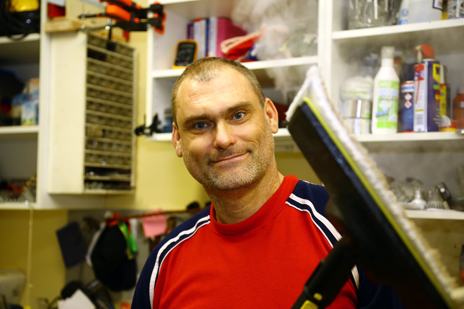 Michal Taich ve své dílně.