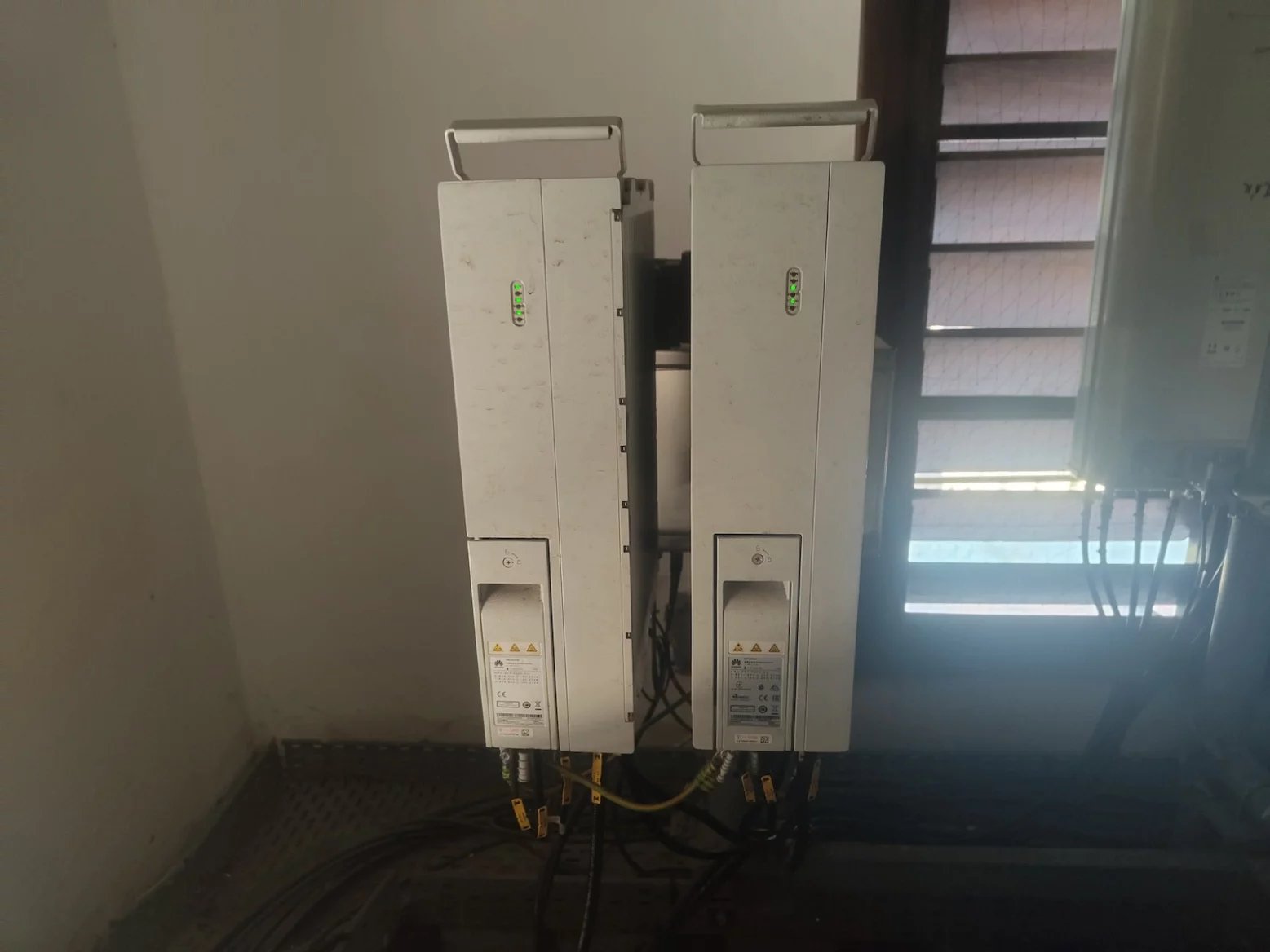 Mobilní vysílač T-Mobilu v kostele Nejsvětějšího srdce Páně