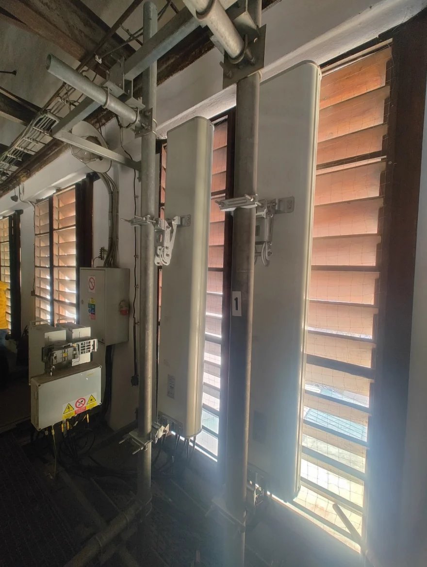 Mobilní vysílač T-Mobilu v kostele Nejsvětějšího srdce Páně