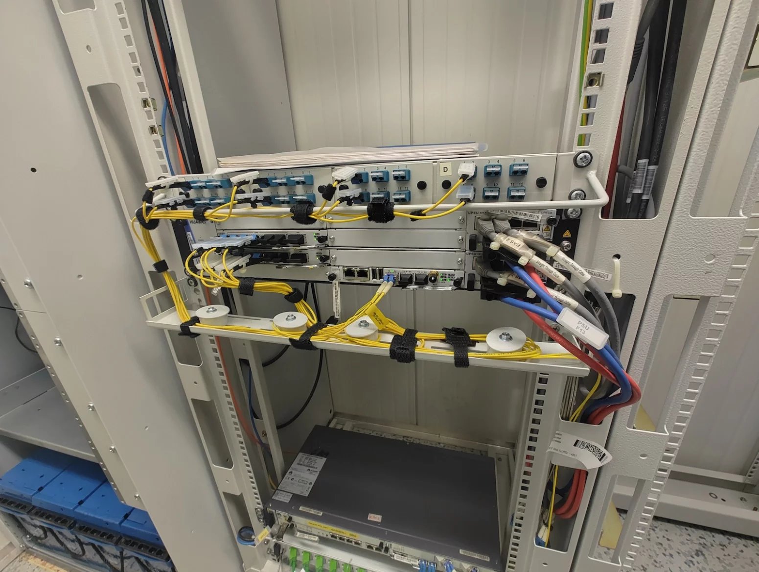 Mobilní vysílač T-Mobilu v kostele Nejsvětějšího srdce Páně