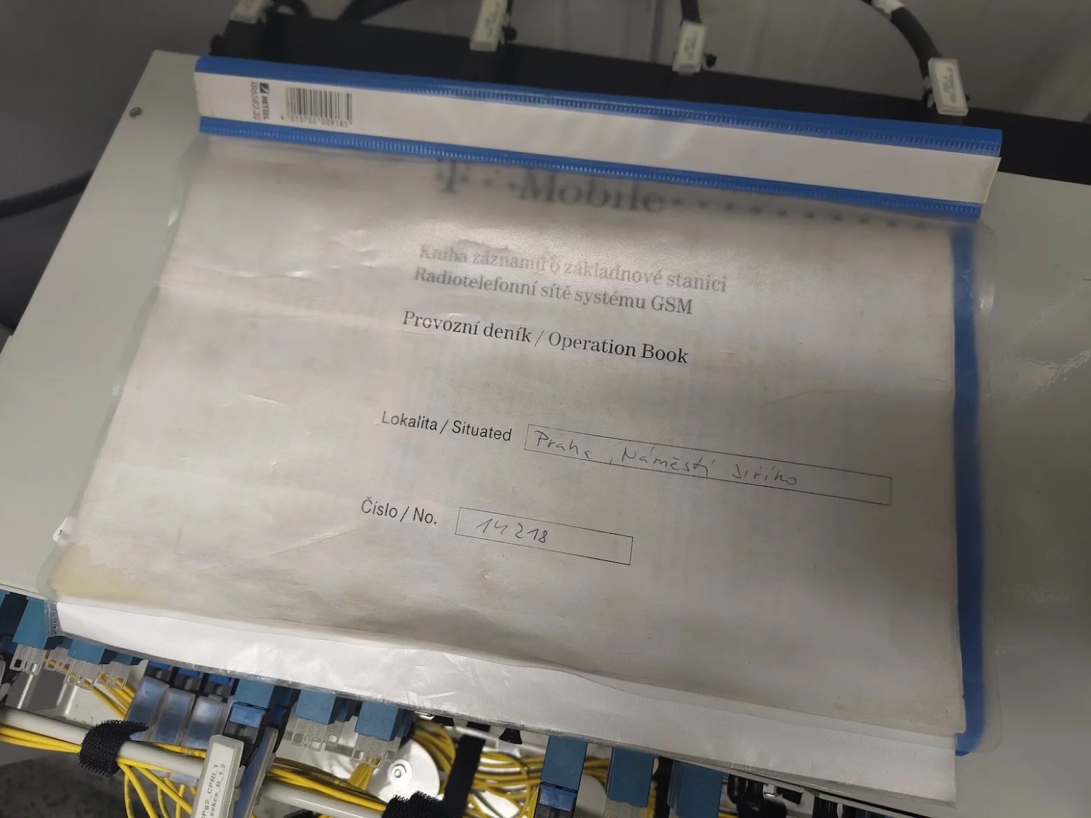 Mobilní vysílač T-Mobilu v kostele Nejsvětějšího srdce Páně