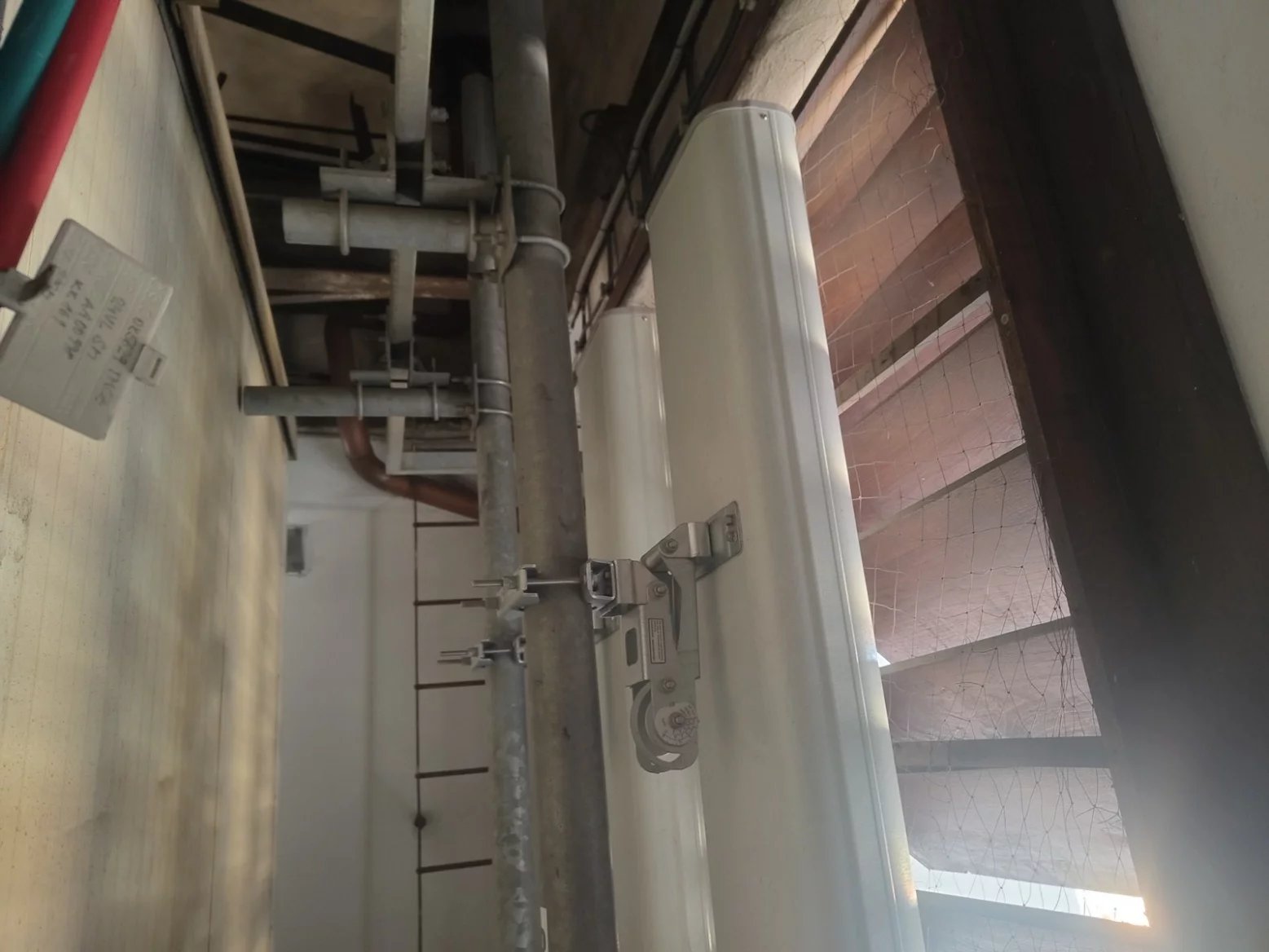 Mobilní vysílač T-Mobilu v kostele Nejsvětějšího srdce Páně