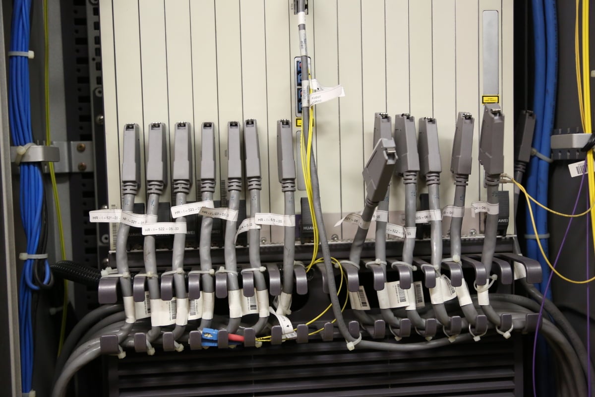 Od sklepů po věž - Ústřední telekomunikační budova CETINu