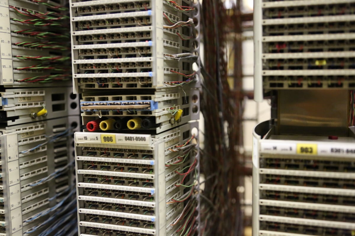 Od sklepů po věž - Ústřední telekomunikační budova CETINu