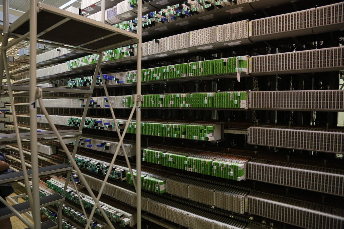 Od sklepů po věž - Ústřední telekomunikační budova CETINu