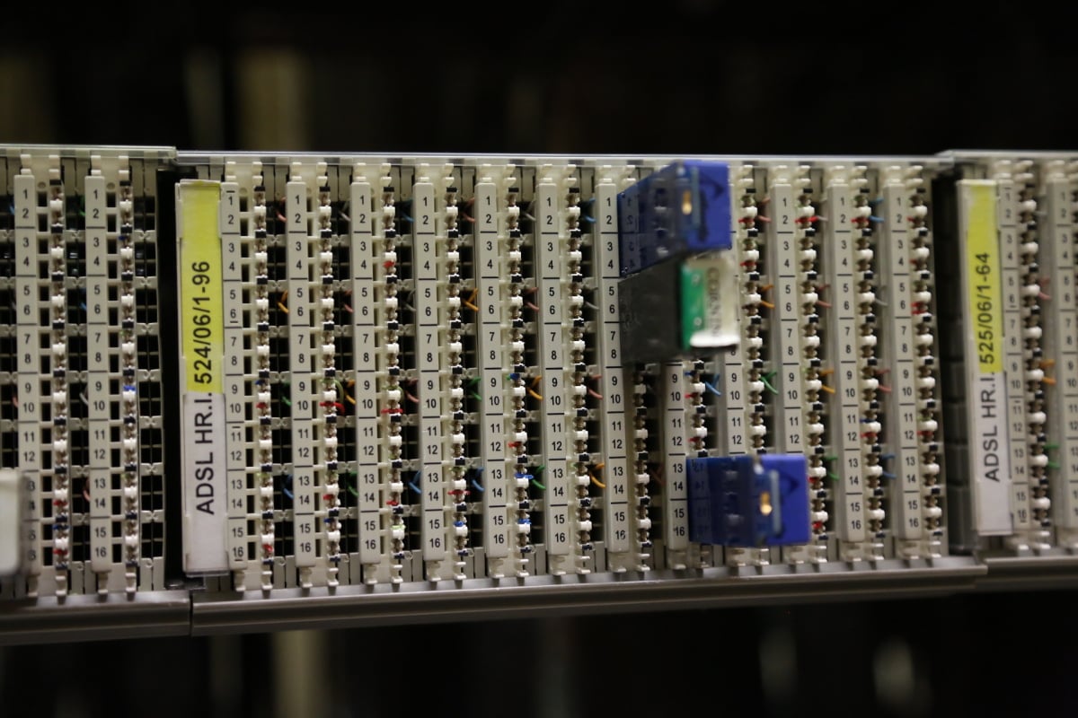 Od sklepů po věž - Ústřední telekomunikační budova CETINu