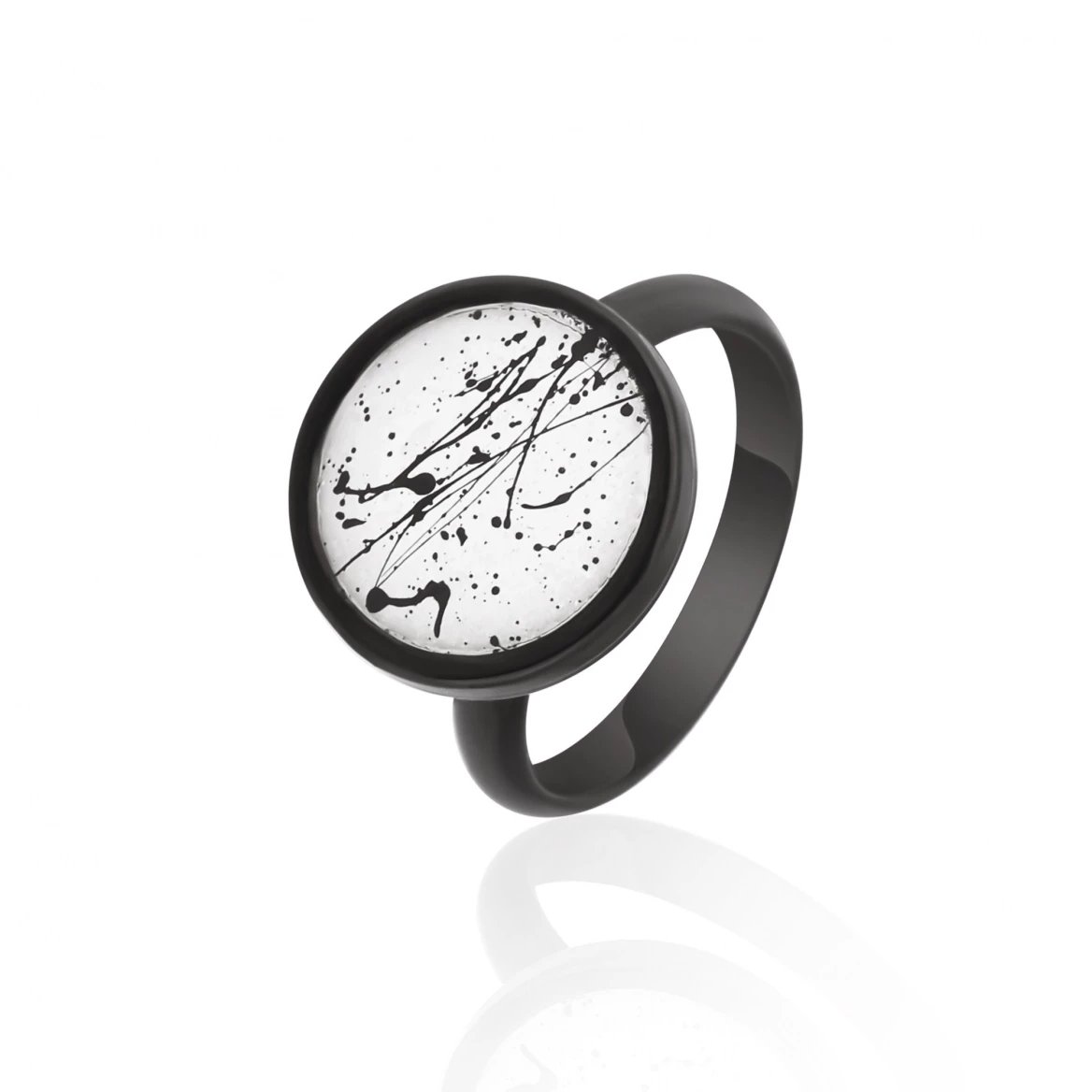 Černý roztahovatelný prsten od Betonbeads