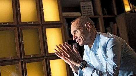 Náhledový obrázek - Evan Davis: Velká města bývají k menšinám otevřenější