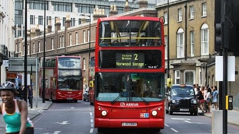 Náhledový obrázek - Slabá libra zvyšuje zájem turistů o Británii