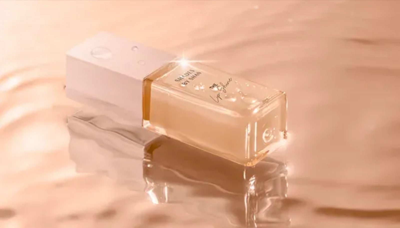 Peach Fuzz je barvou roku 2024. Podívejte se