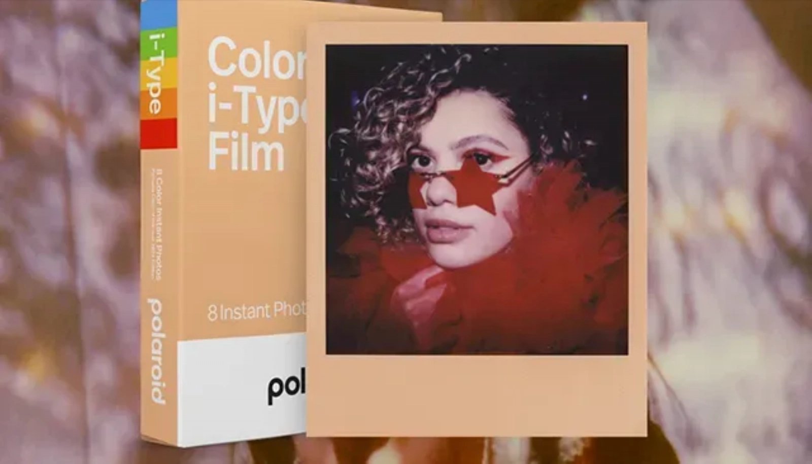 Peach Fuzz je barvou roku 2024. Podívejte se