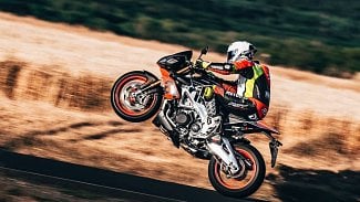 Náhledový obrázek - Test Aprilia Tuono V4 1100 Factory: Továrna na adrenalin